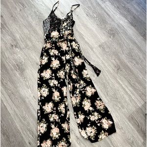American Eagle Flowy, Black, Boho, Floral,Tie Back, Wide Leg Jumpsuit NWOT
